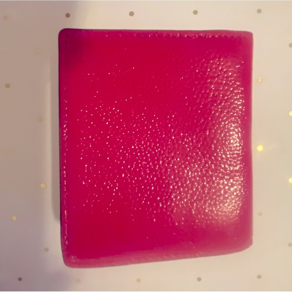 Michael Kors Slim Leather Wallet - Picture 2 of 10